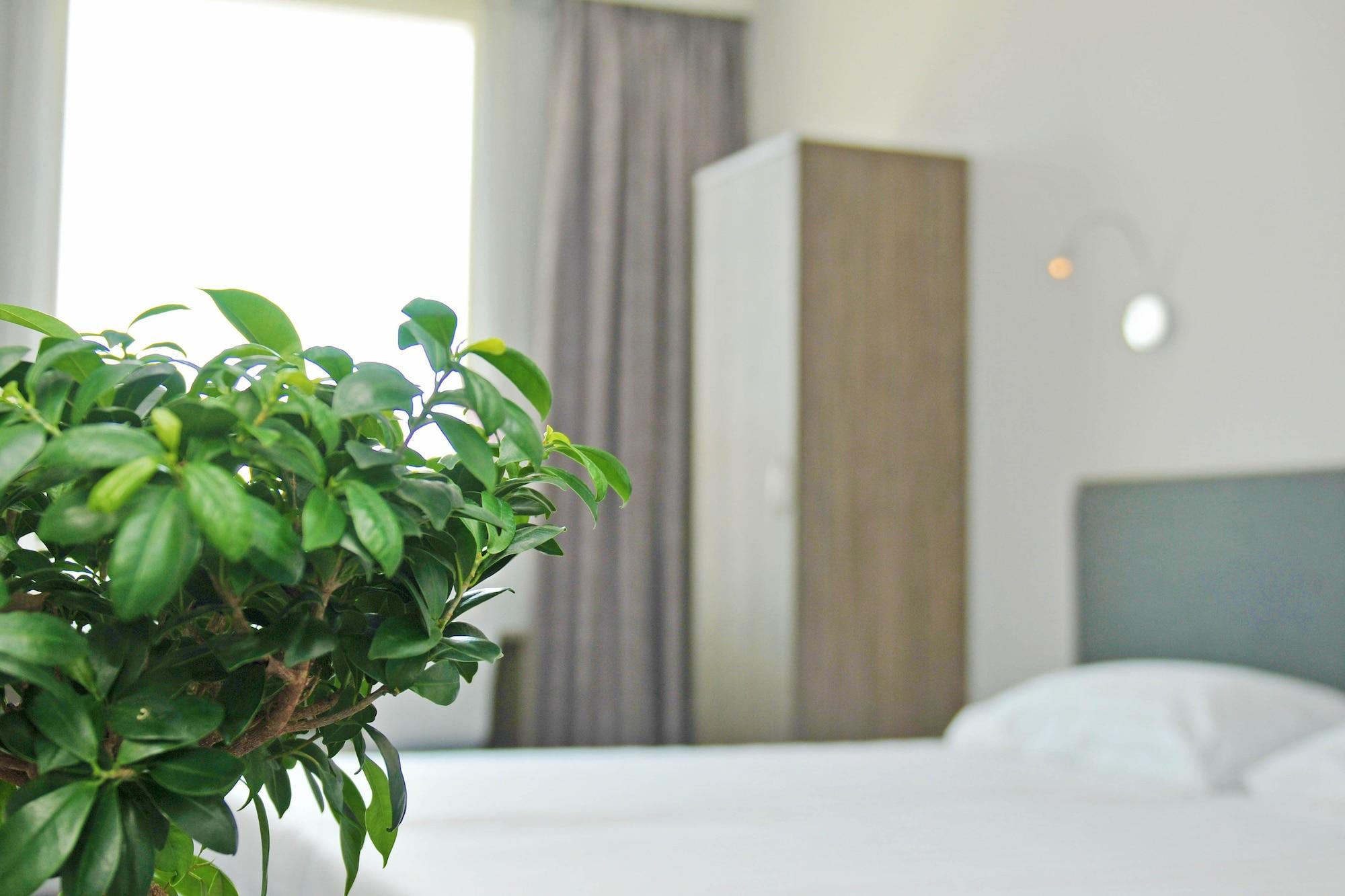 Court Garden Hotel Гаага Екстер'єр фото